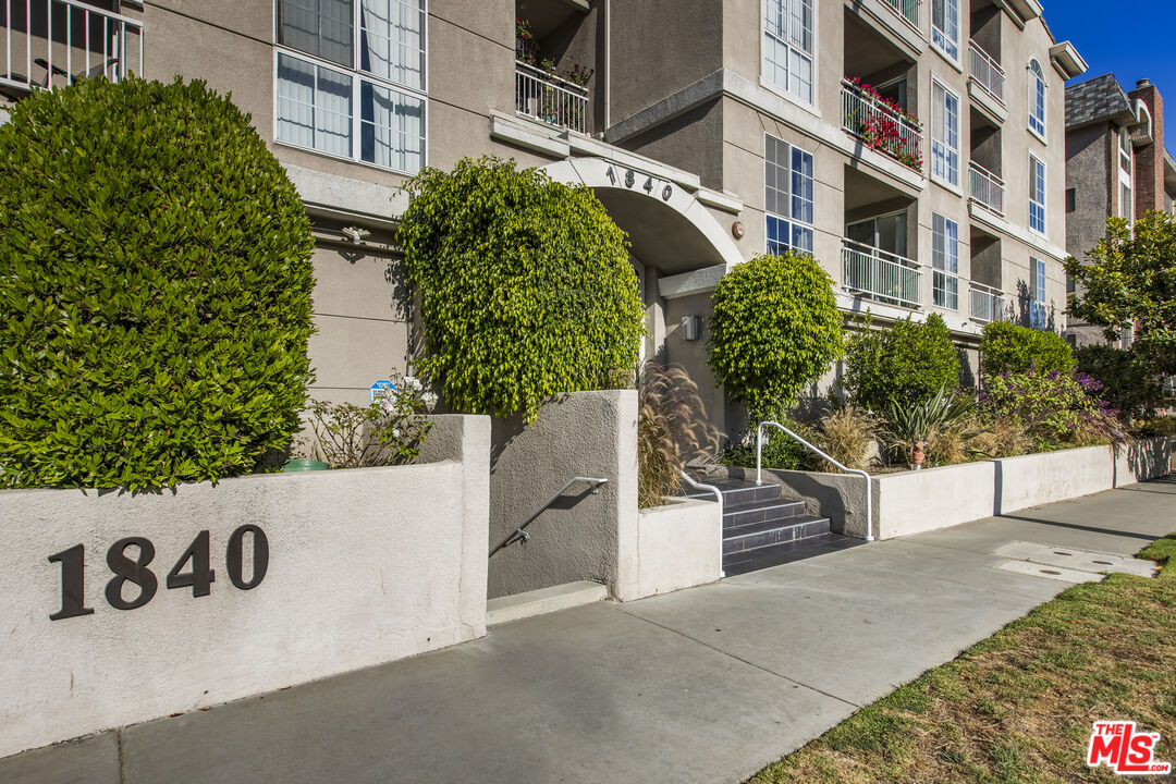 1840 S Beverly Glen Blvd Unit: 309