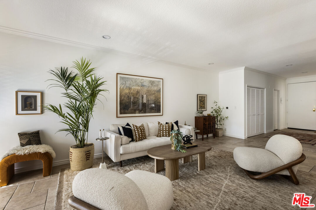 1840 S Beverly Glen Blvd Unit: 309