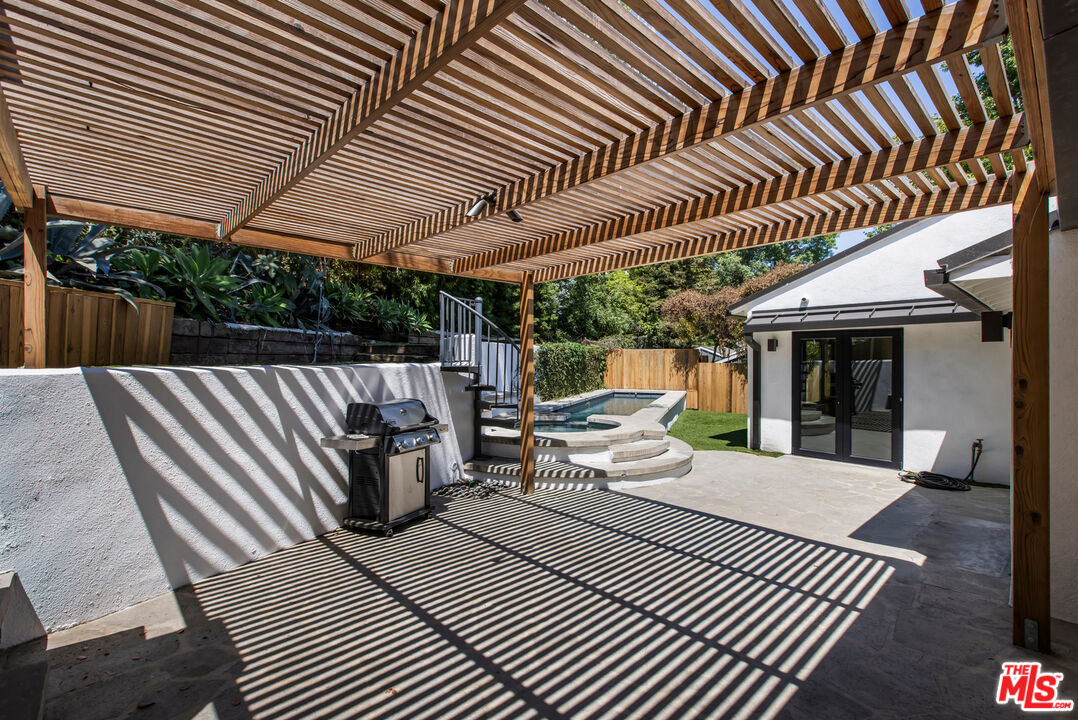 2425 Rinconia Dr