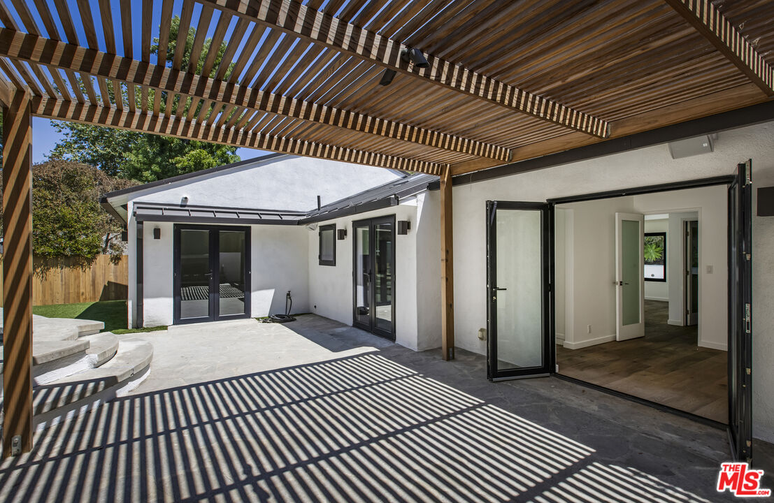 2425 Rinconia Dr
