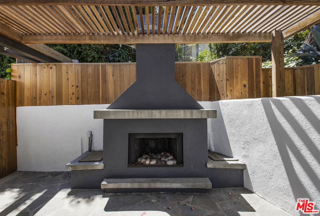 2425 Rinconia Dr