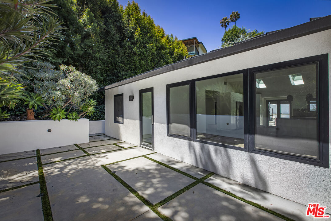 2425 Rinconia Dr