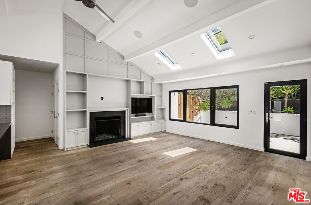 2425 Rinconia Dr