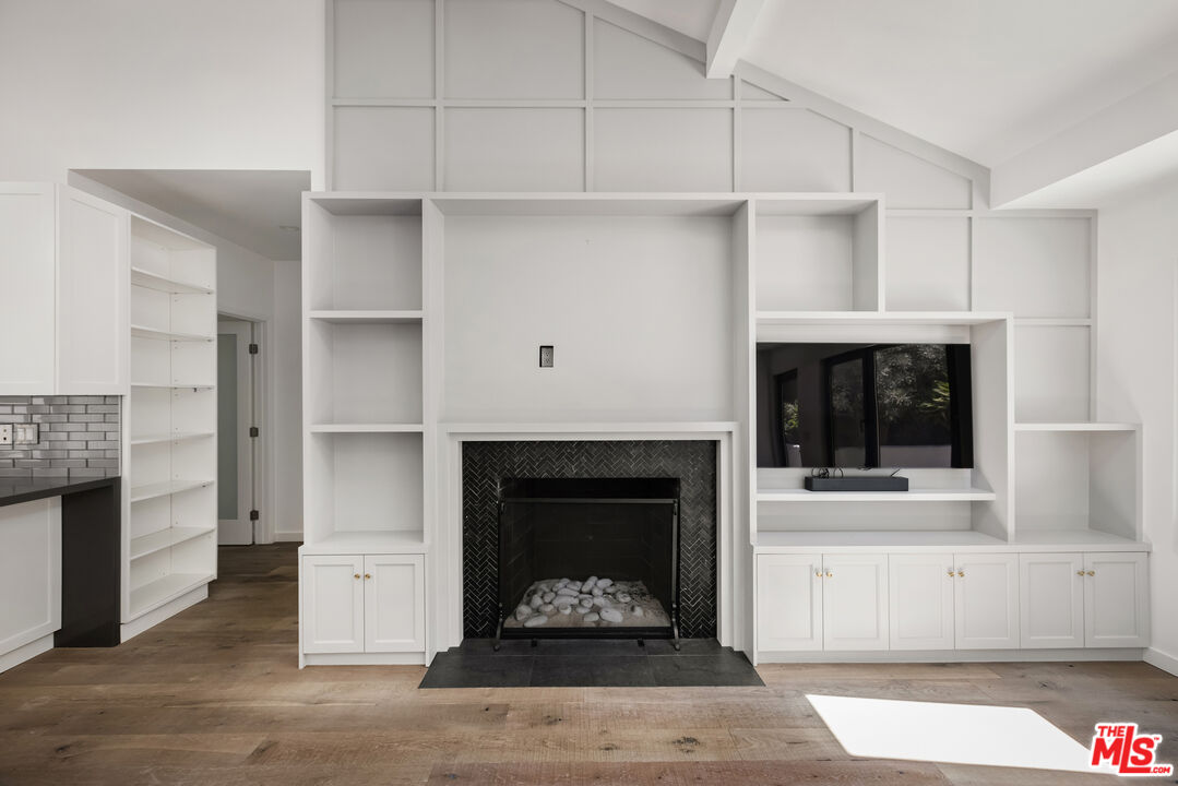 2425 Rinconia Dr