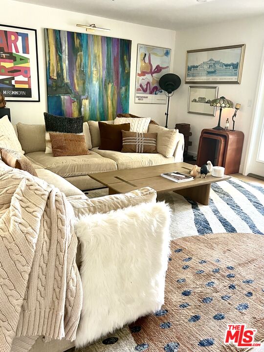 120 S Mentor Ave Unit: 301