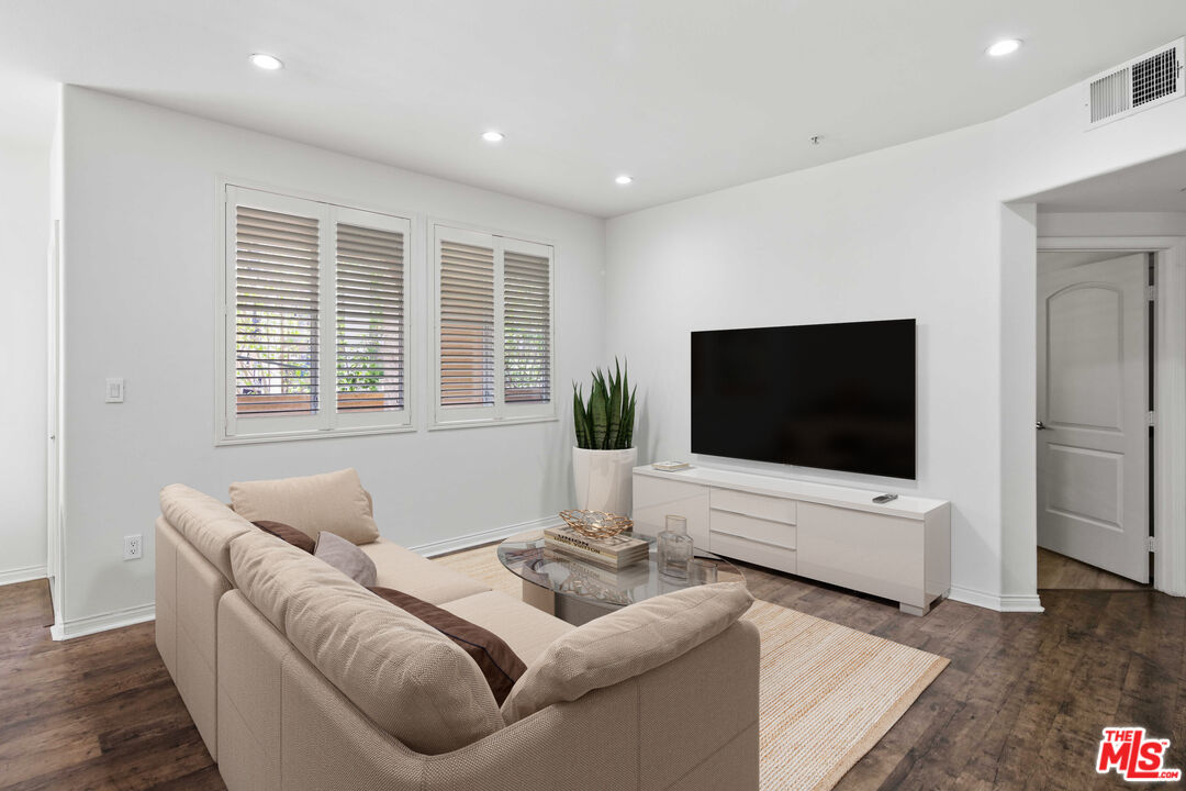 360 W Avenue 26 Unit: 126