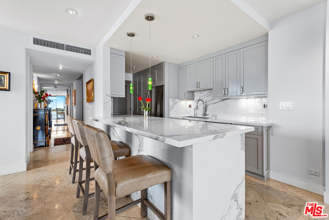 2222 Avenue Of The Stars Unit: 2503
