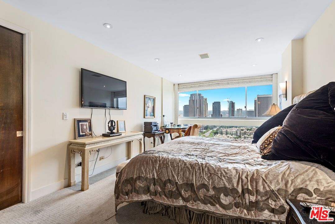 2222 Avenue Of The Stars Unit: 2503