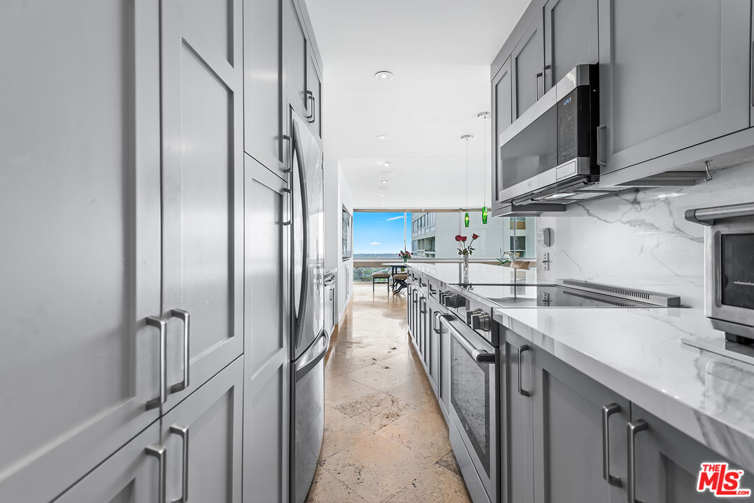 2222 Avenue Of The Stars Unit: 2503