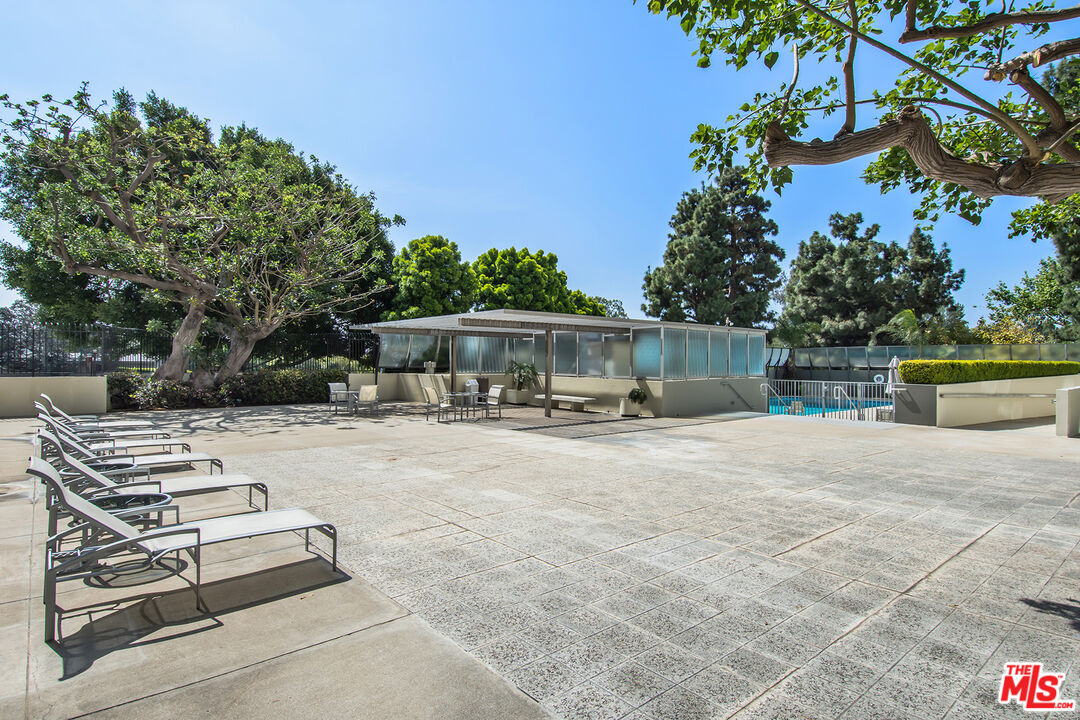 2222 Avenue Of The Stars Unit: 2503