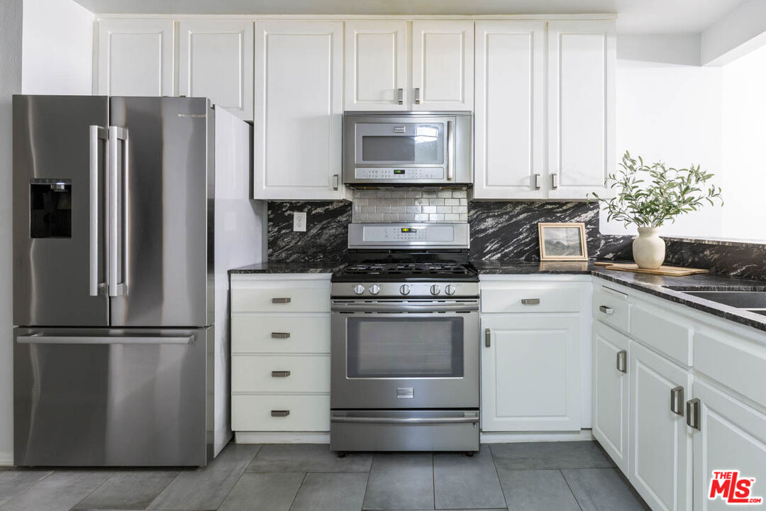 4321 Los Feliz Blvd Unit: 105