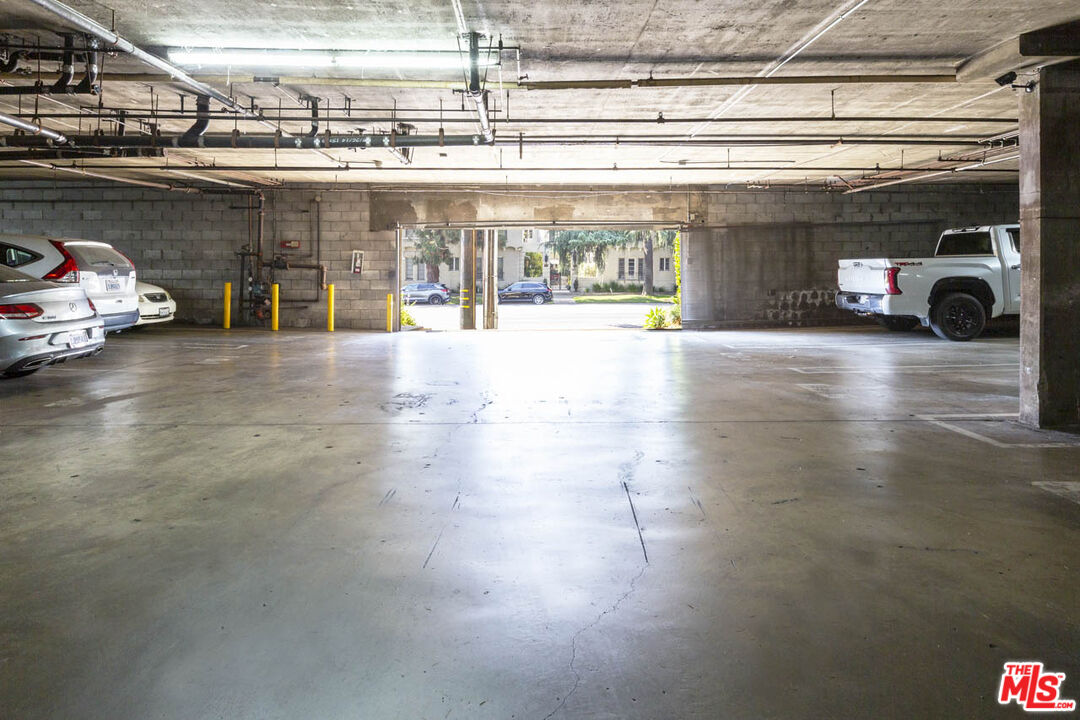 4321 Los Feliz Blvd Unit: 105