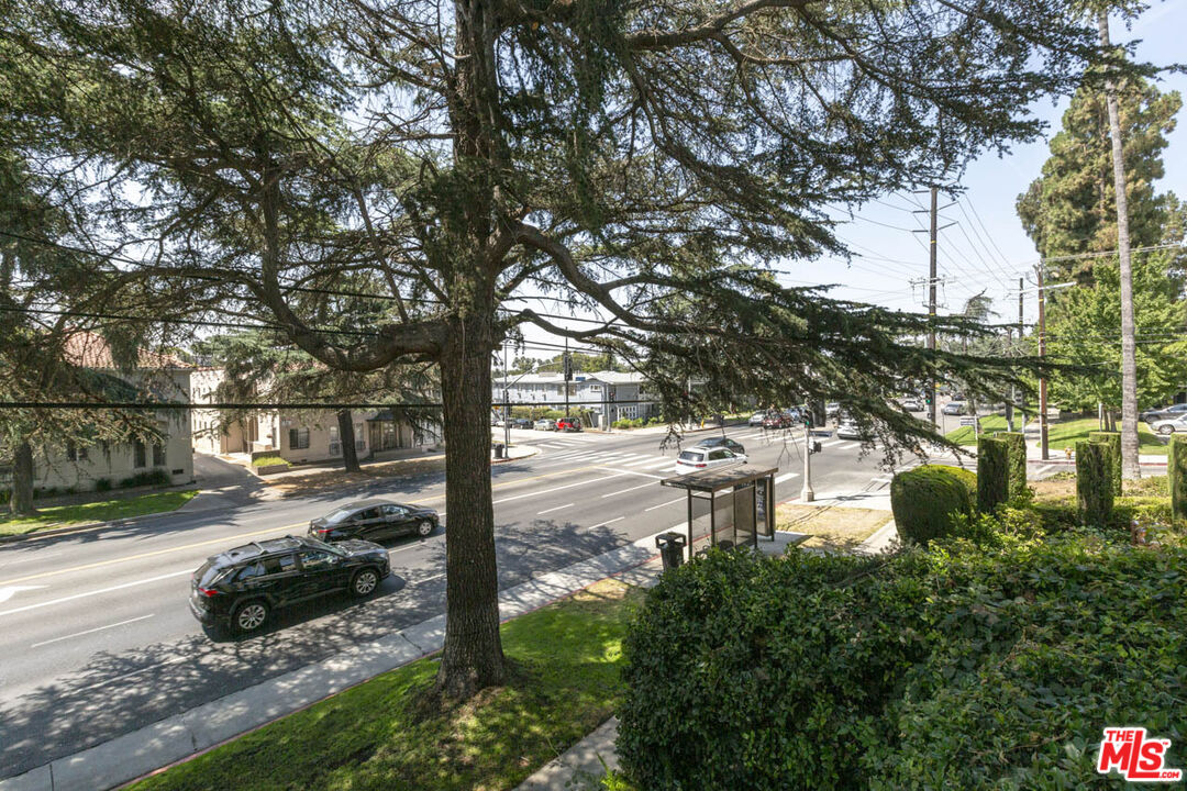 4321 Los Feliz Blvd Unit: 105
