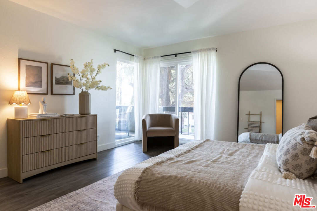 4321 Los Feliz Blvd Unit: 105