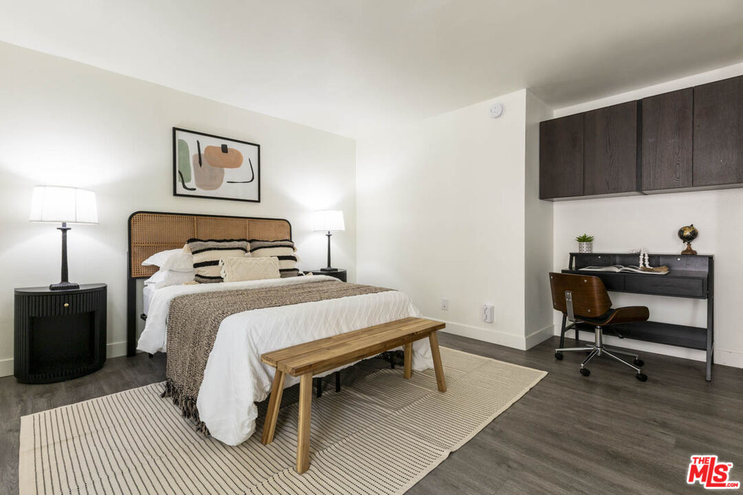 4321 Los Feliz Blvd Unit: 105