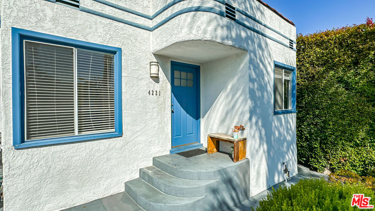 4231 Gateway Ave