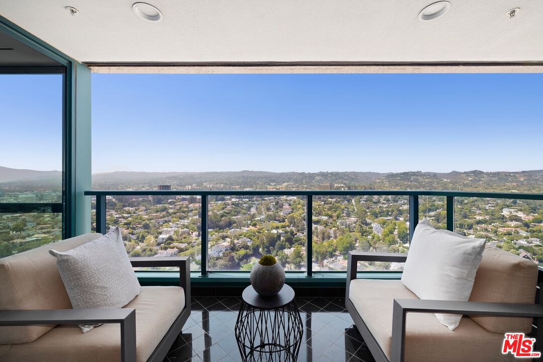 10490 Wilshire Blvd Unit: PH4