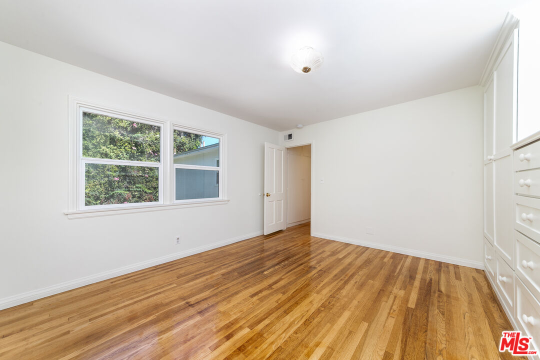 661 Warner Ave