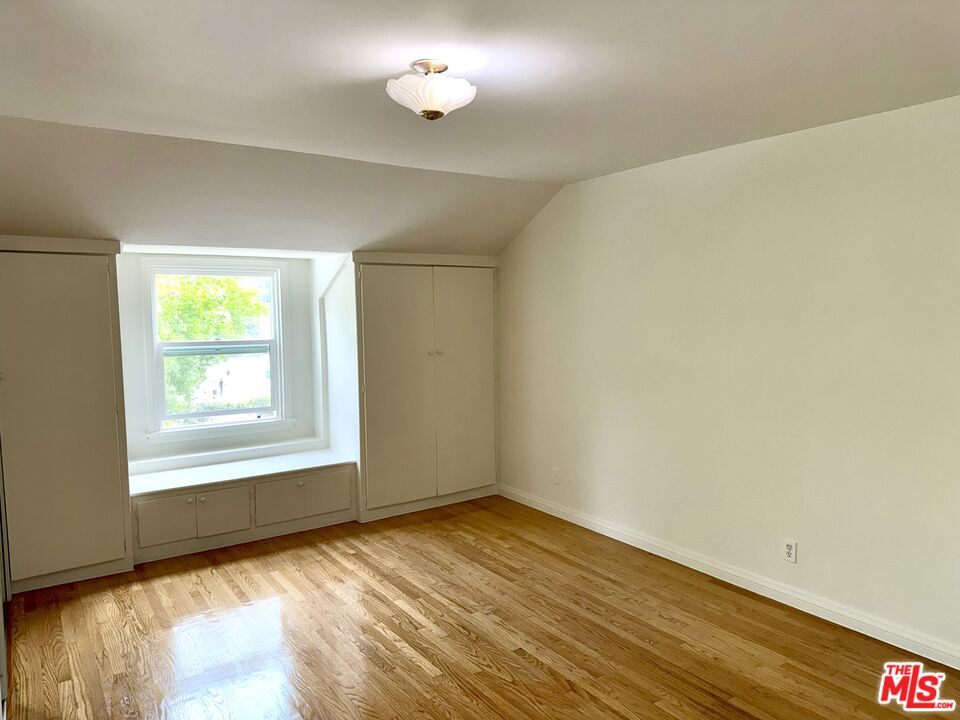 661 Warner Ave