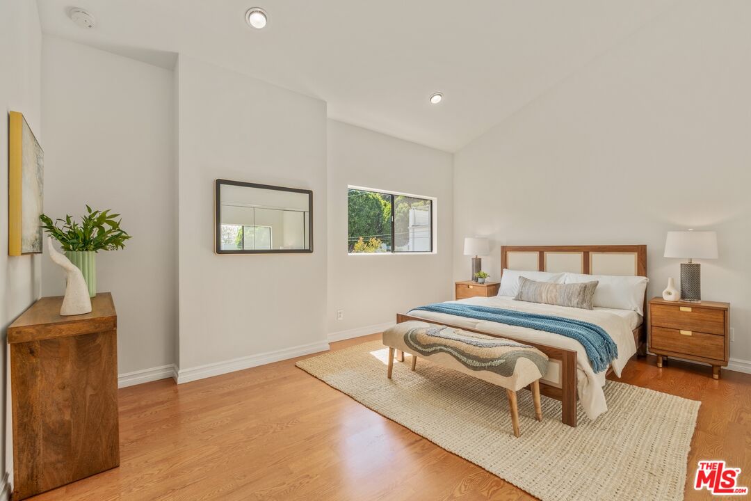 3207 Colorado Ave Unit: 1