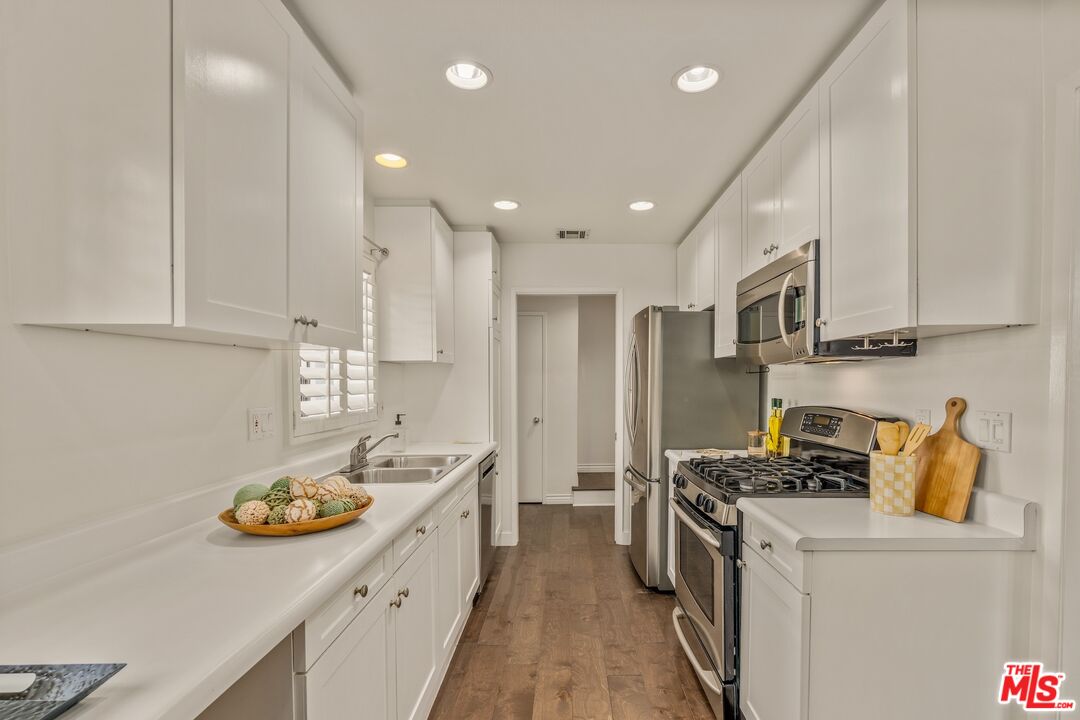 3207 Colorado Ave Unit: 1