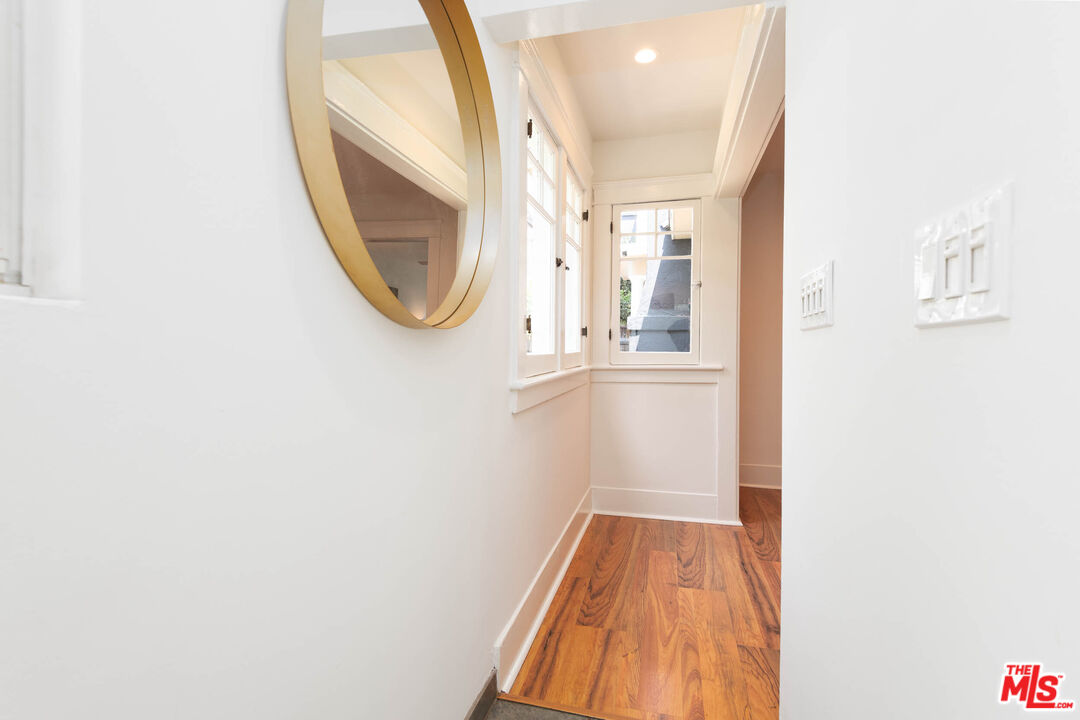 6516 Lexington Ave