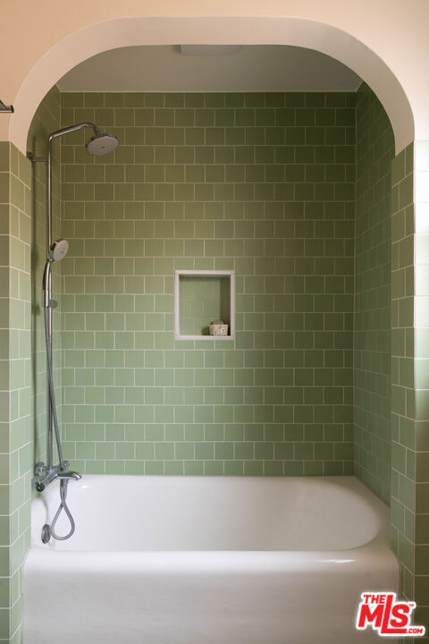 119 Rosemont Ave Unit: 3/4