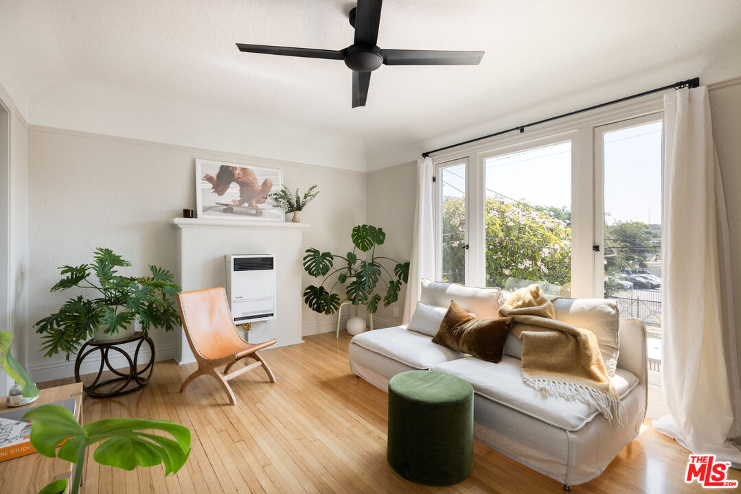 119 Rosemont Ave Unit: 3/4