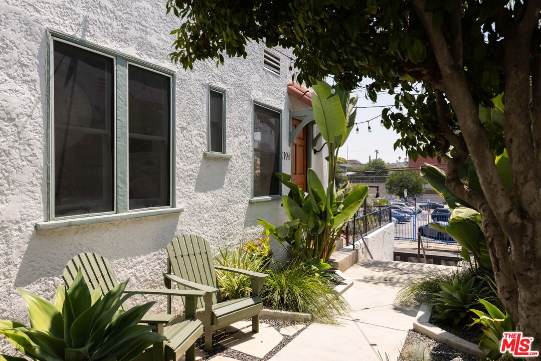 119 Rosemont Ave Unit: 3/4