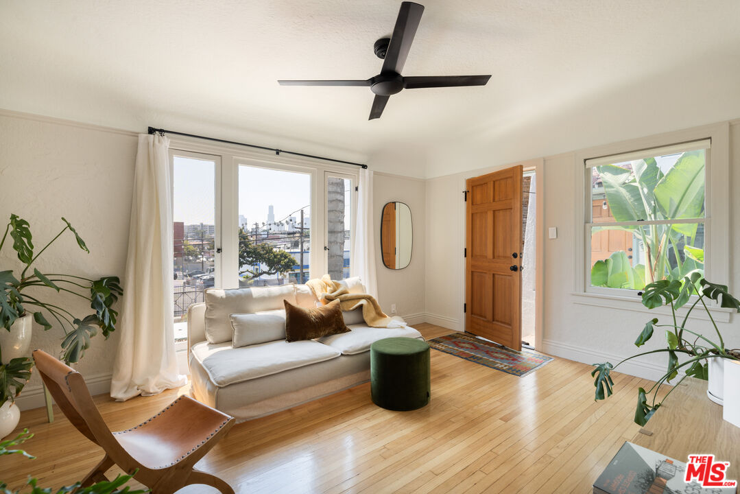 119 Rosemont Ave Unit: 3/4
