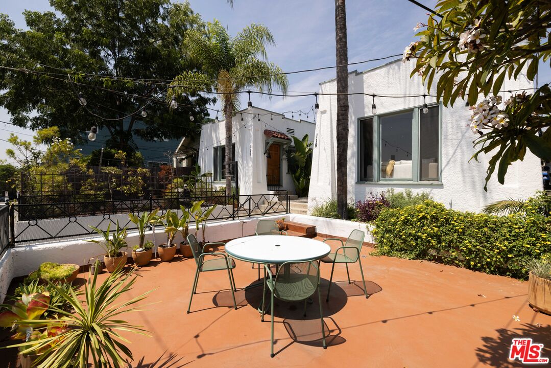 119 Rosemont Ave Unit: 3/4