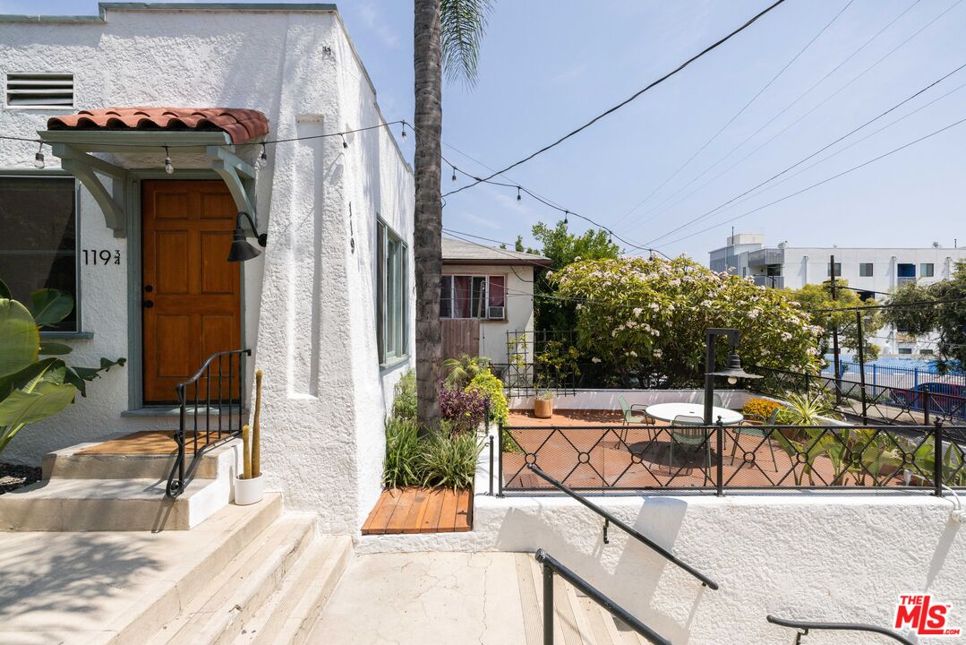119 Rosemont Ave Unit: 3/4