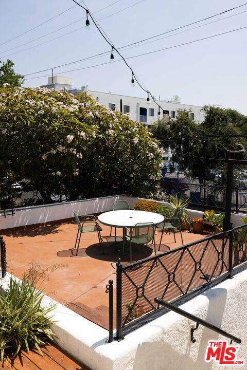 119 Rosemont Ave Unit: 3/4