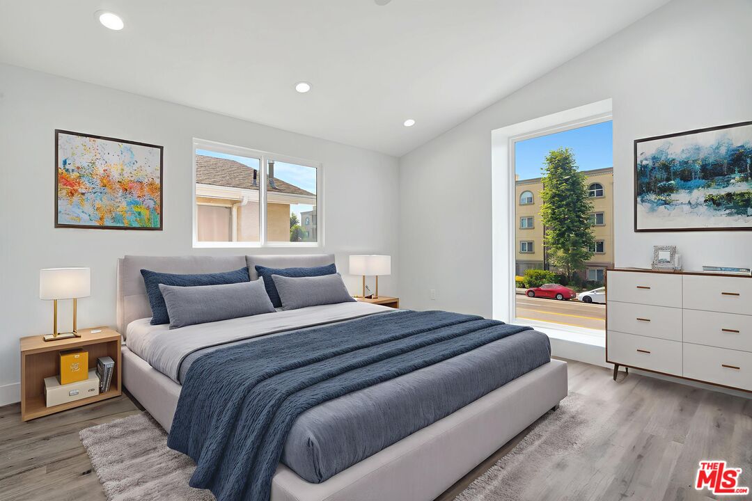 11611 Burbank Blvd Unit: 11611