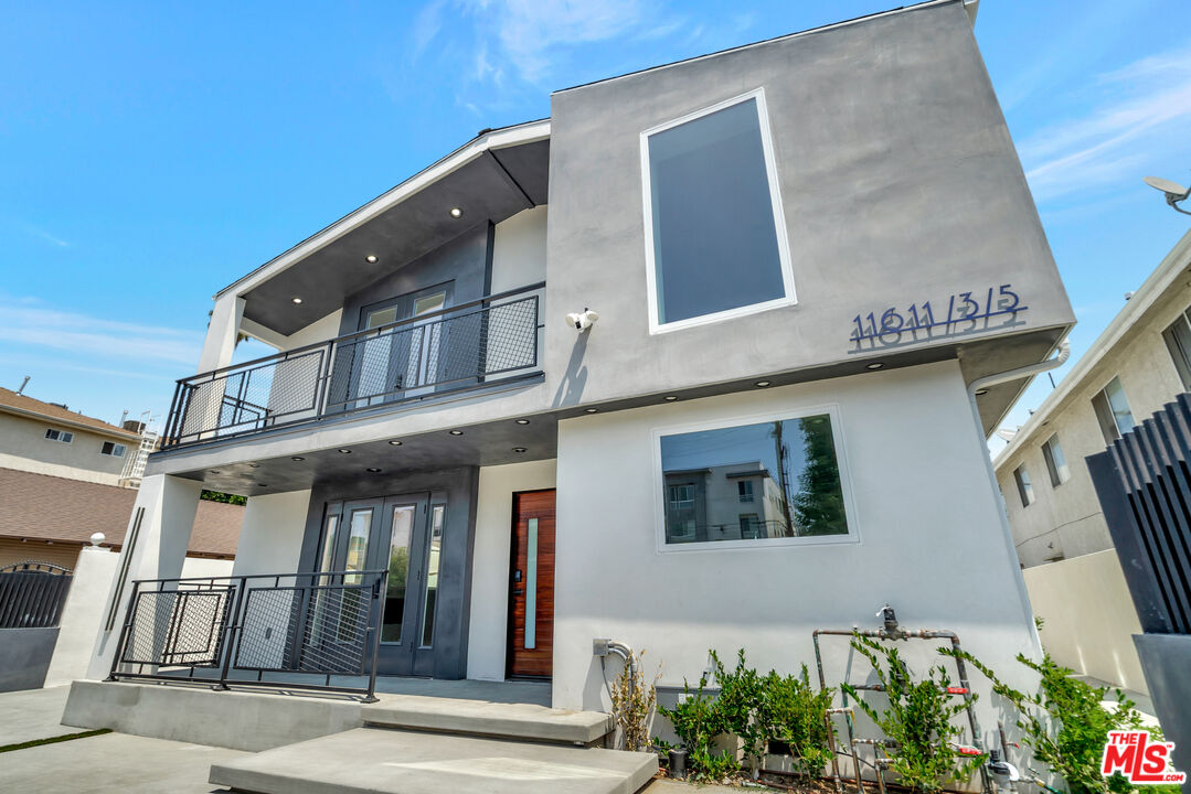 11611 Burbank Blvd Unit: 11611