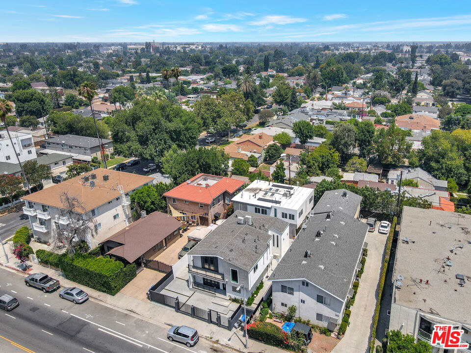 11611 Burbank Blvd Unit: 11611