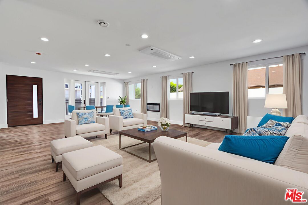11611 Burbank Blvd Unit: 11611