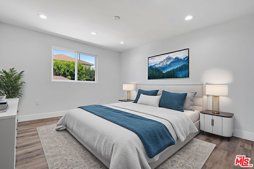 11611 Burbank Blvd Unit: 11611
