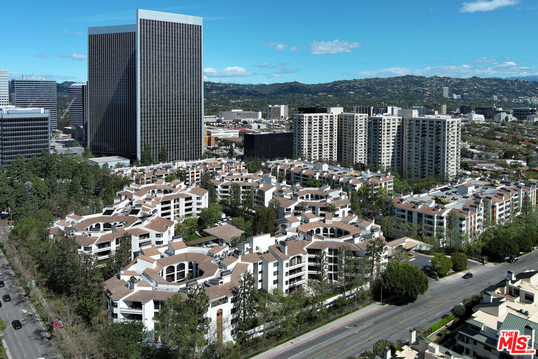 2102 Century Park Ln Unit: 101