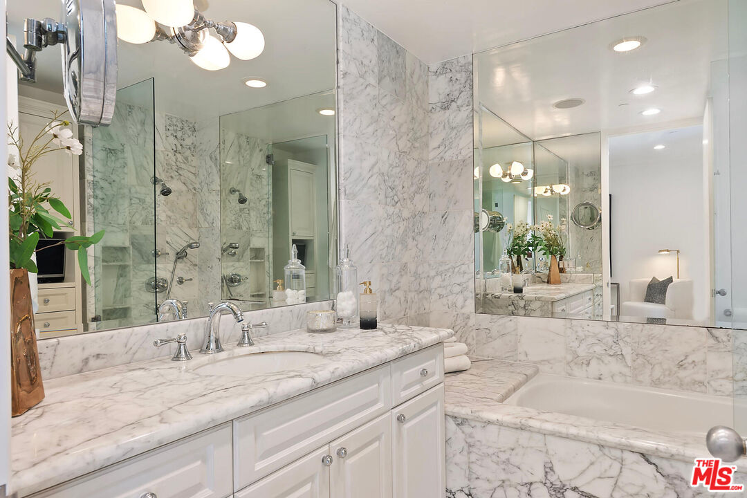 2102 Century Park Ln Unit: 101