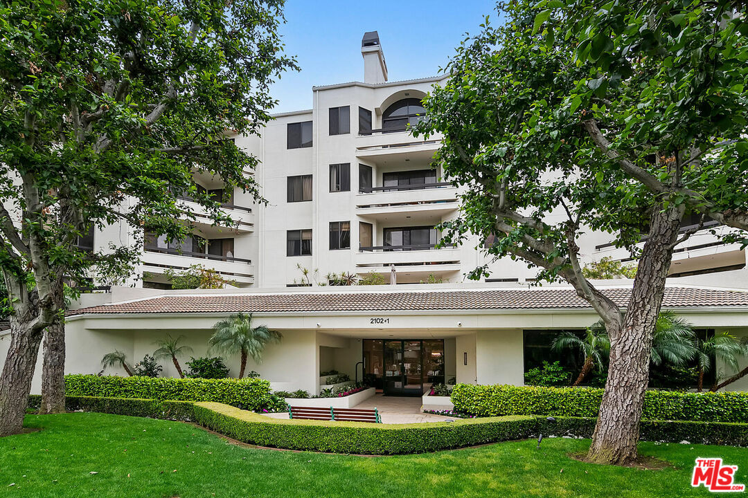 2102 Century Park Ln Unit: 101