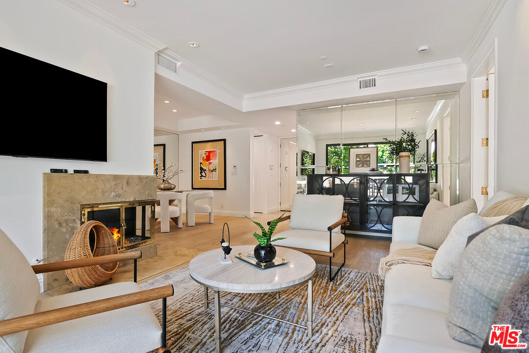 2102 Century Park Ln Unit: 101