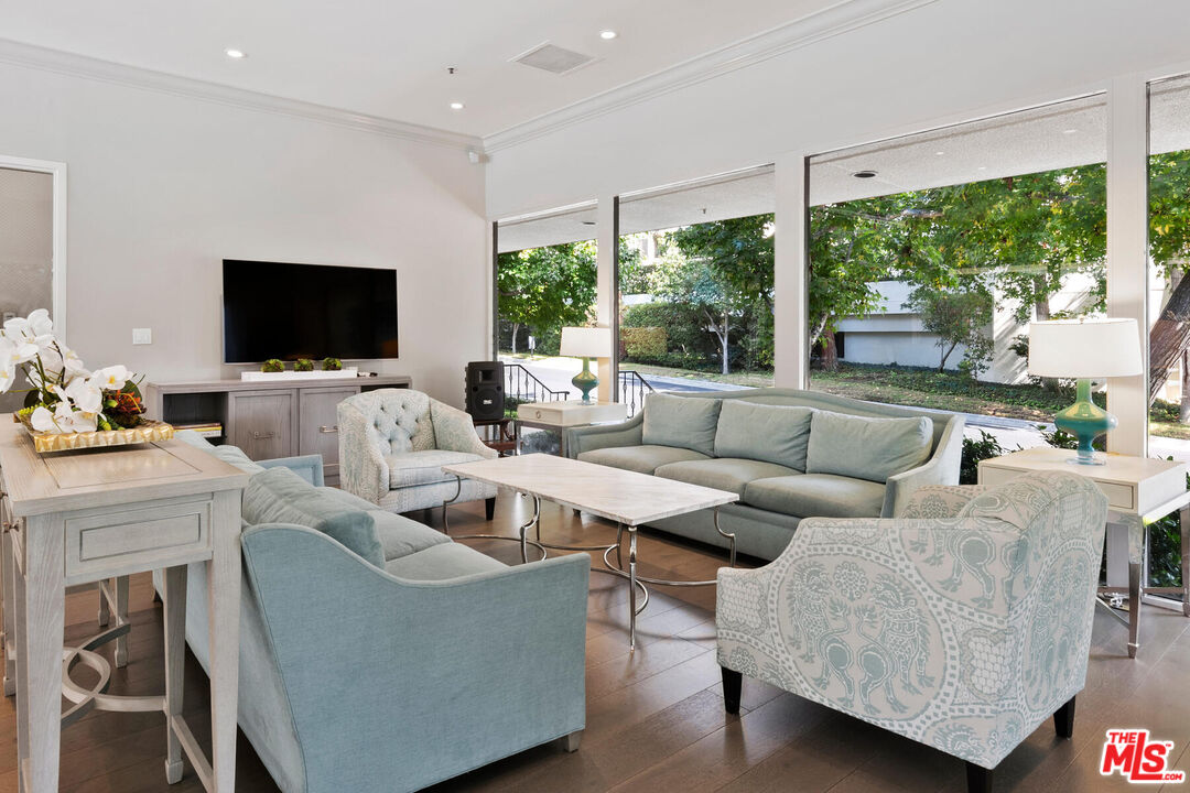 2102 Century Park Ln Unit: 101