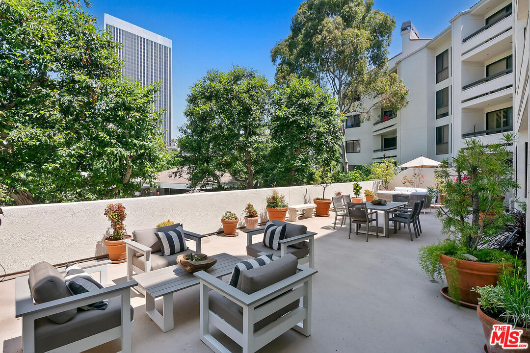 2102 Century Park Ln Unit: 101