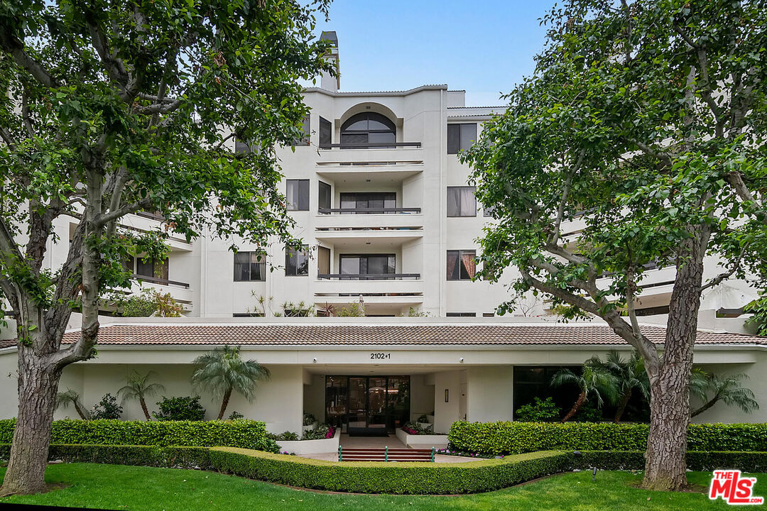 2102 Century Park Ln Unit: 101