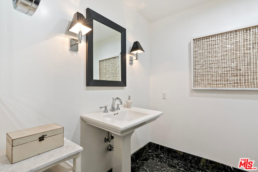 2102 Century Park Ln Unit: 101