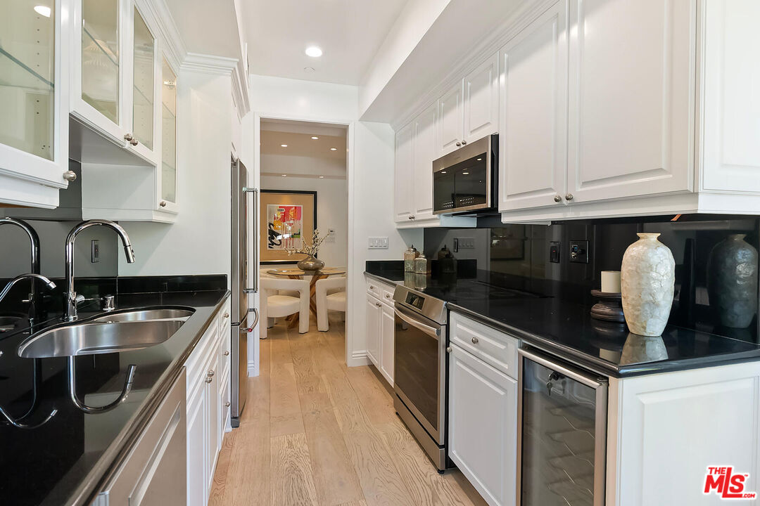 2102 Century Park Ln Unit: 101