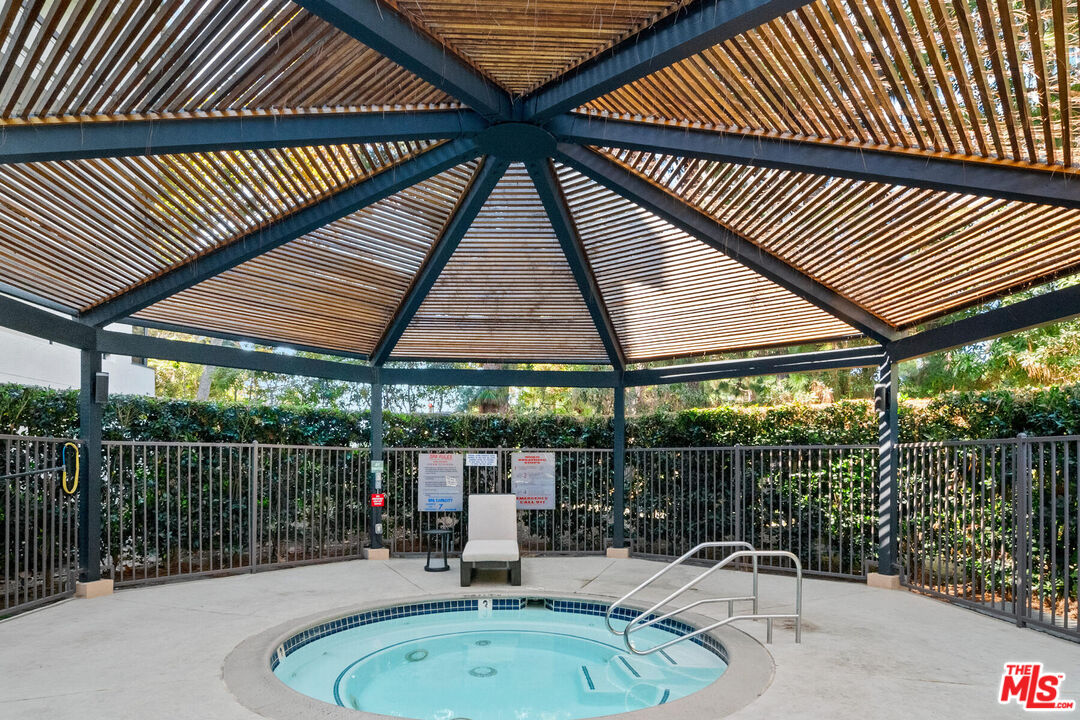 2102 Century Park Ln Unit: 101