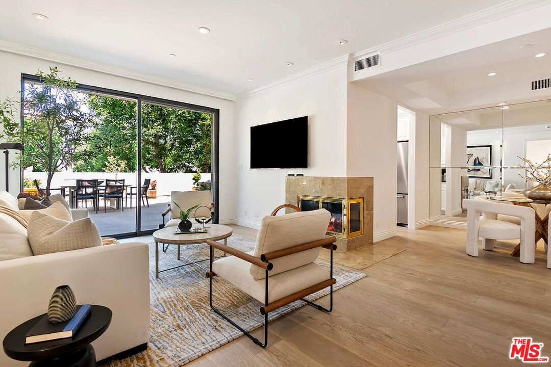 2102 Century Park Ln Unit: 101