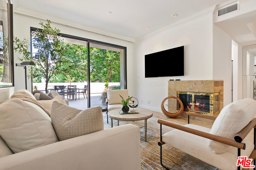 2102 Century Park Ln Unit: 101